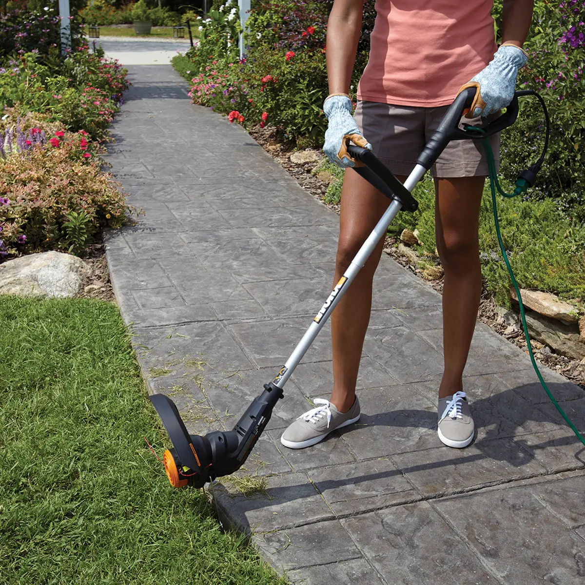 4.0 Amp Electric 12" String Trimmer & Edger 3