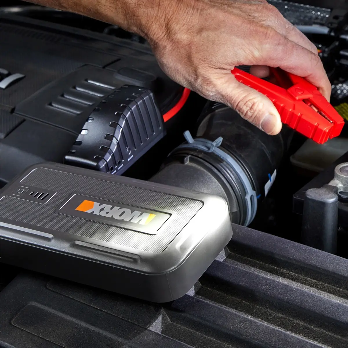 12V Compact Jumpstarter 4