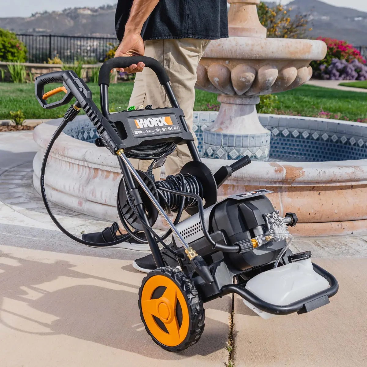 13 Amp 2000 PSI 1.2 GPM pressure washer 9