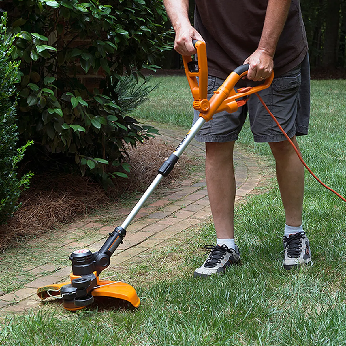 6 Amp 15'' string trimmer/edger 3
