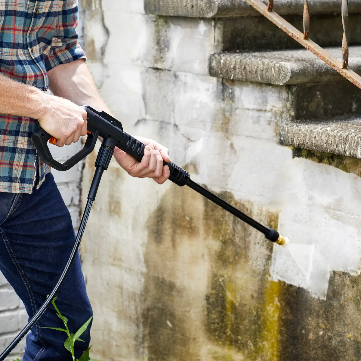13 Amp 1800 PSI 1.2 GPM pressure washer 5
