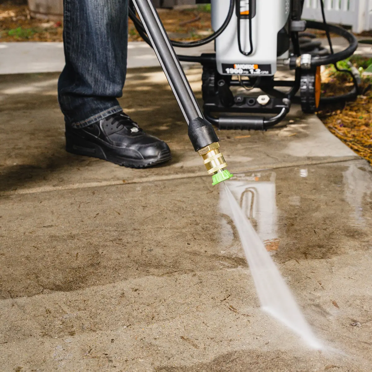 13 Amp 1900 PSI 1.2 GPM pressure washer 4