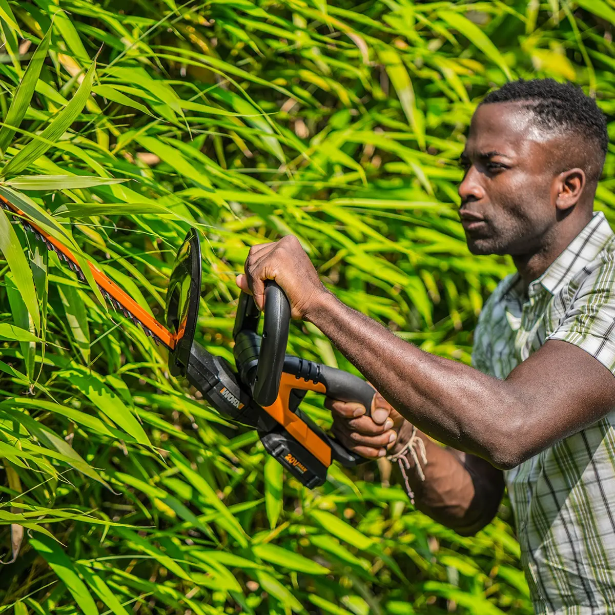 20V Power Share Cordless 20" Hedge Trimmer (Discontinued) 3