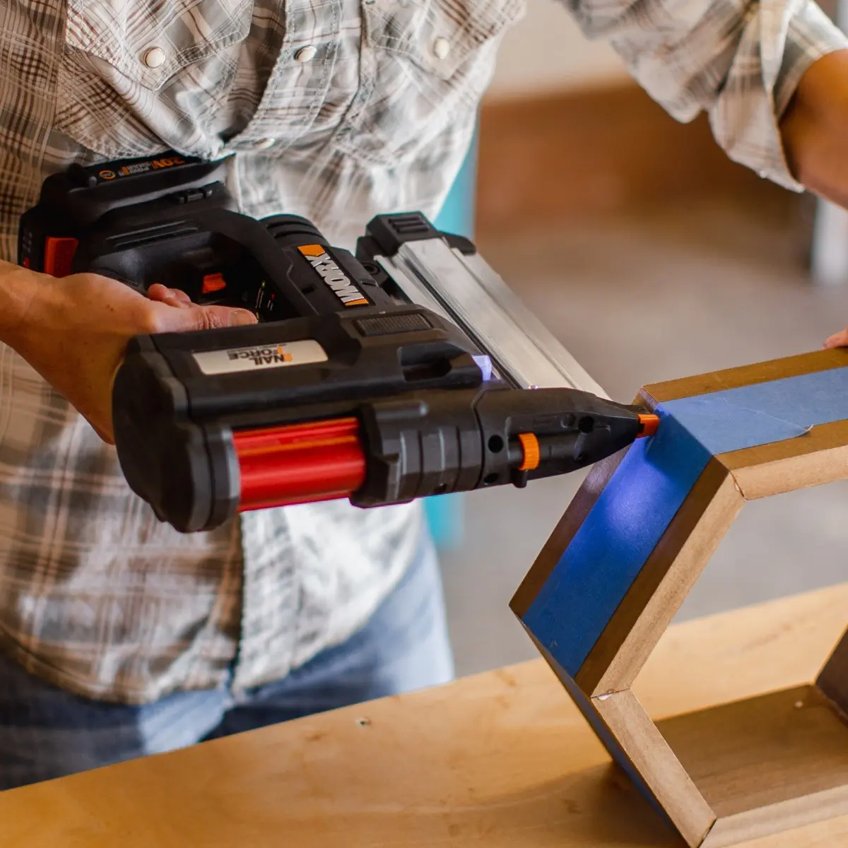 20V Power Share Cordless 18 Gauge Nail and Staple Gun w/ 1000pc Nails & Staples (Discontinued) 3