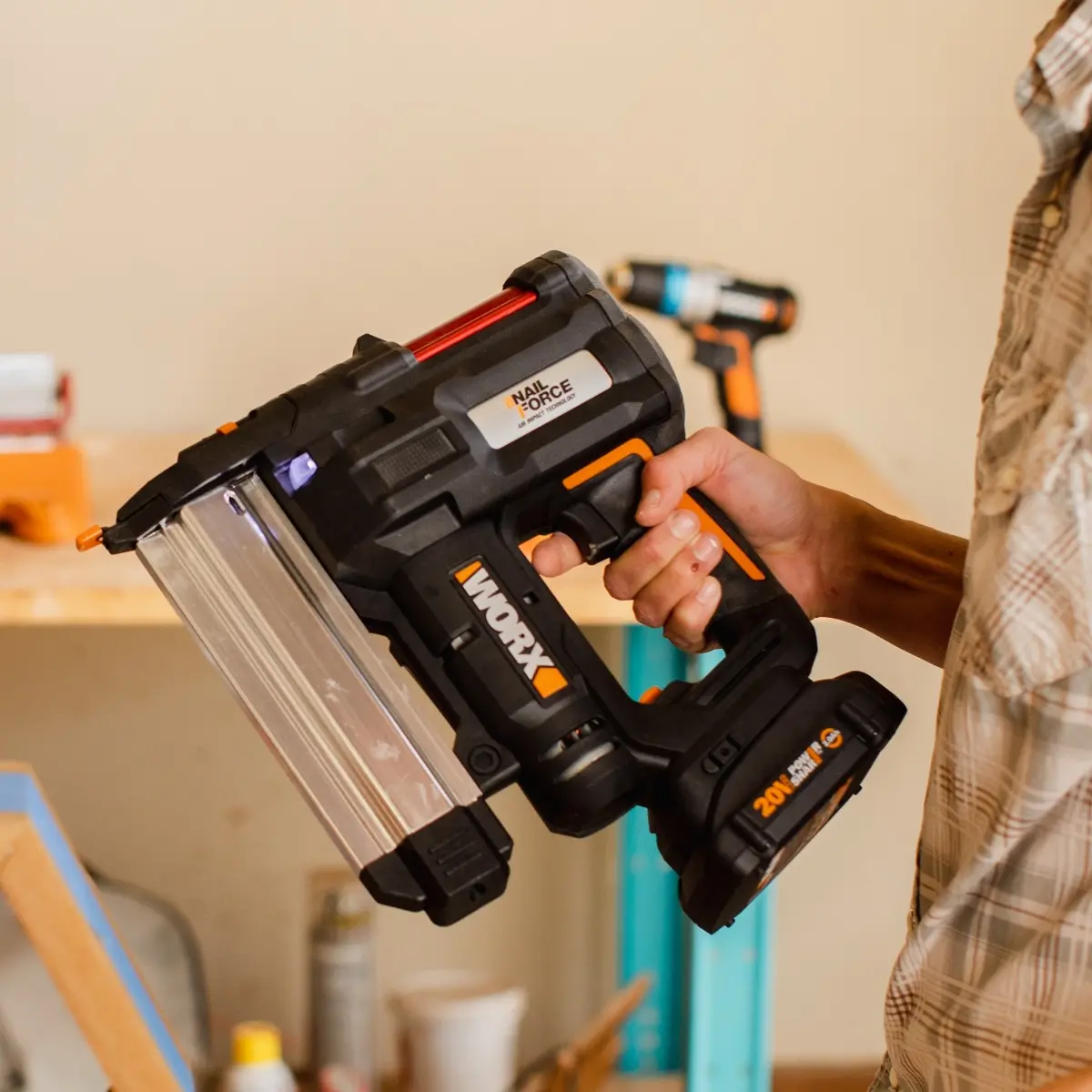 20V Power Share Cordless 18 Gauge Nail and Staple Gun w/ 1000pc Nails & Staples (Discontinued) 6