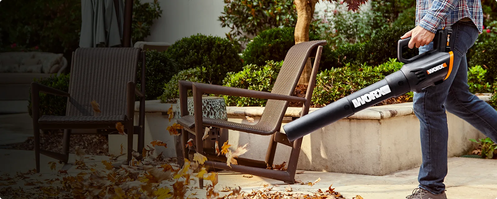 20V TURBINE Two Speed Cordless Leaf Blower feature 1