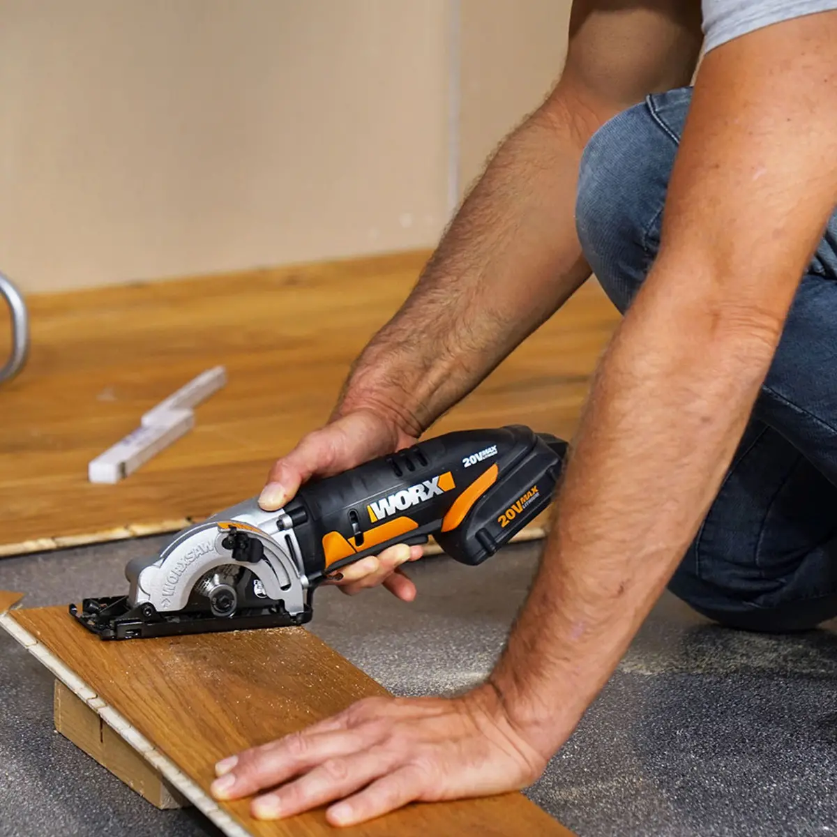 20V Power Share 3-3/8" WORXSAW Compact Circular Saw 4