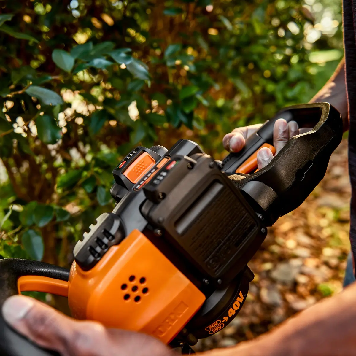 40V Power Share Cordless 24" Hedge Trimmer (2x20V) (Discontinued) 8