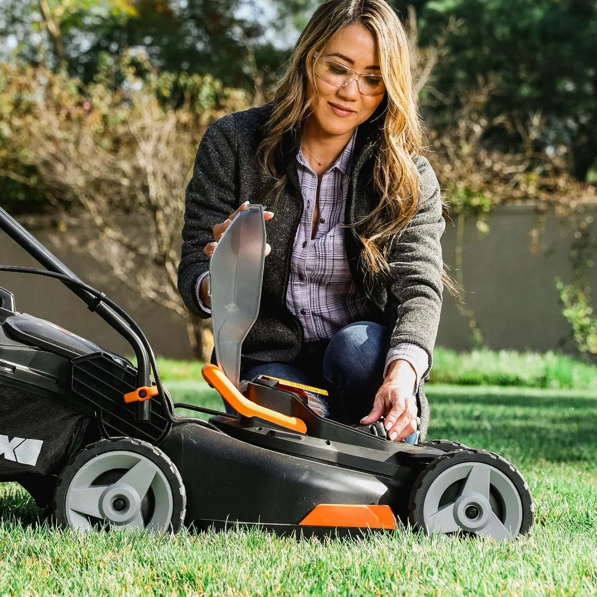 40V Power Share 4.0Ah 17" Cordless Lawn Mower 4