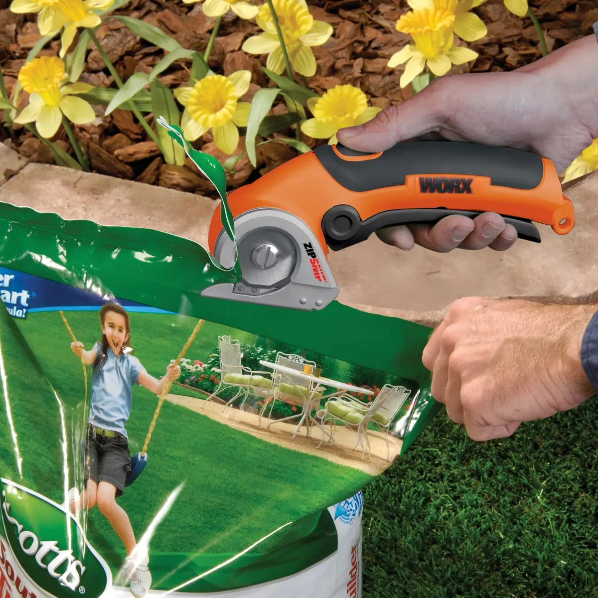 4V ZipSnip Cordless Electric Scissors (Discontinued) 5