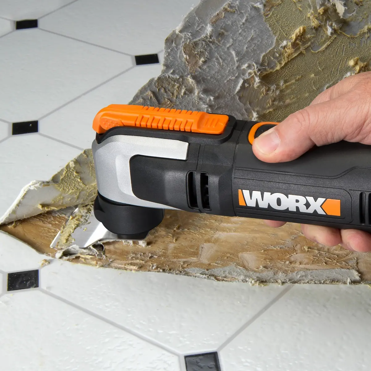 2.5 Amp Oscillating Multi-Tool with Clip-in Wrench 7