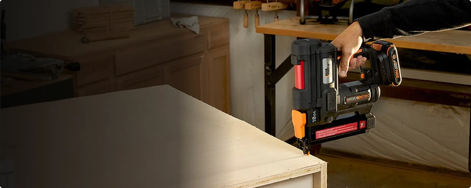20V 18Ga stapler feature 1