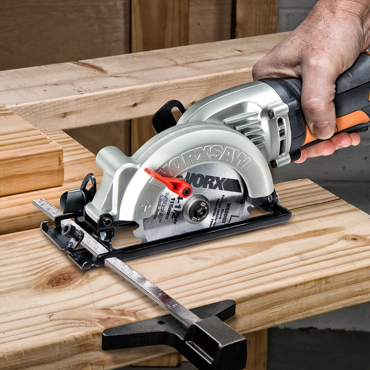 4-1/2" WORXSAW 4 Amp Compact Circular Saw 4